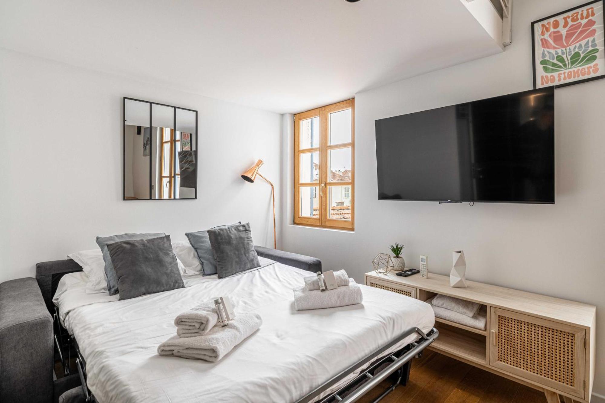 Magnificent Duplex - Rue Meynadier Center - 1br4p Apartment *